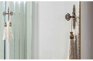 Шестистворчатый распашной шкаф для одежды и белья с зеркалом в спальню Мариана MARI-34